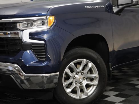 Used 2023 Chevrolet Silverado 1500 LT image 3