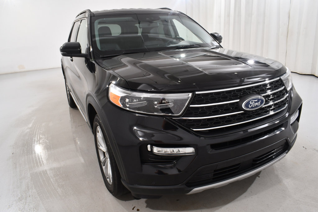 Used 2024 Ford Explorer XLT w/ Equipment Group 202A AWD/4WD image 4