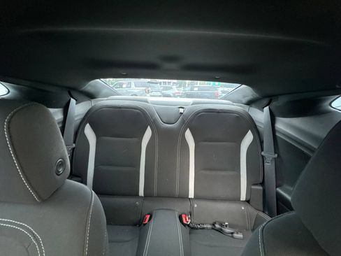 Used 2018 Chevrolet Camaro LT RWD image 10