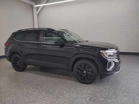 New 2026 Volkswagen Atlas SE image 3