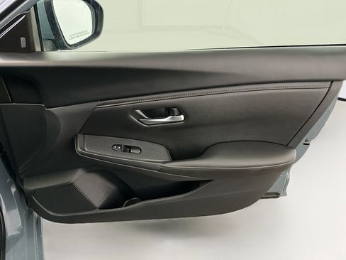 Used 2024 Nissan Sentra SV image 32