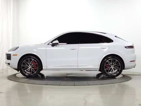Used 2024 Porsche Cayenne S AWD/4WD image 4
