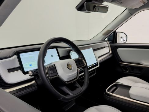 Used 2023 Rivian R1S Adventure AWD/4WD image 19