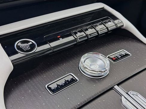 New 2026 Lincoln Navigator L Black Label AWD/4WD image 18