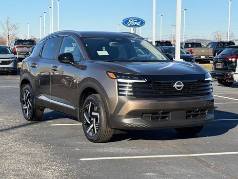 New 2026 Nissan Kicks SV w/ SV Premium Package image 2