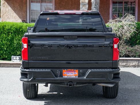 Used 2021 Chevrolet Silverado 1500 Custom w/ LPO, Blackout Package RWD image 7