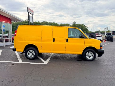 Used 2020 Chevrolet Express 2500 RWD image 11
