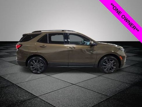 Used 2023 Chevrolet Equinox RS image 2
