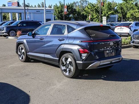 Used 2024 Hyundai Kona Limited FWD image 2