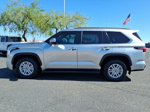 Used 2023 Toyota Sequoia SR5 w/ SR5 Premium Package image 3