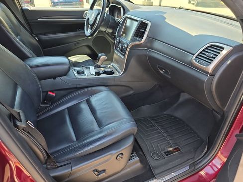 Used 2017 Jeep Grand Cherokee Limited w/ Trailer Tow Group IV image 34