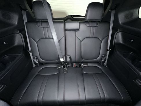 Used 2025 Honda Pilot Black Edition image 32