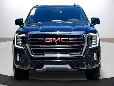 Used 2024 GMC Yukon AT4 w/ AT4 Premium Package AWD/4WD image 3