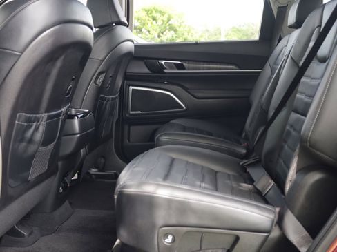 Used 2023 Kia Telluride SX Prestige AWD/4WD image 19