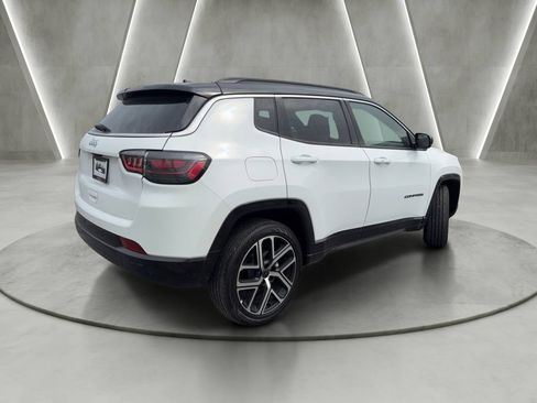 Used 2025 Jeep Compass Limited w/ Elite Group AWD/4WD image 7