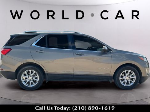 Used 2018 Chevrolet Equinox LT w/ Sun & Infotainment Package FWD image 2