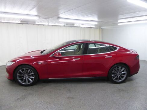 Used 2013 Tesla Model S Performance image 4