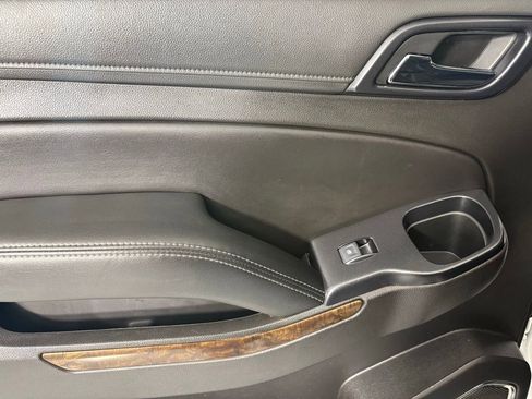 Used 2019 Chevrolet Suburban LT image 39