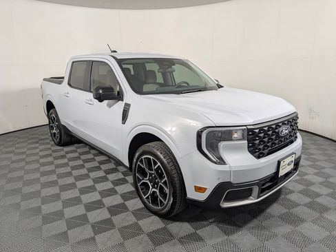 Used 2025 Ford Maverick Lariat AWD/4WD image 1