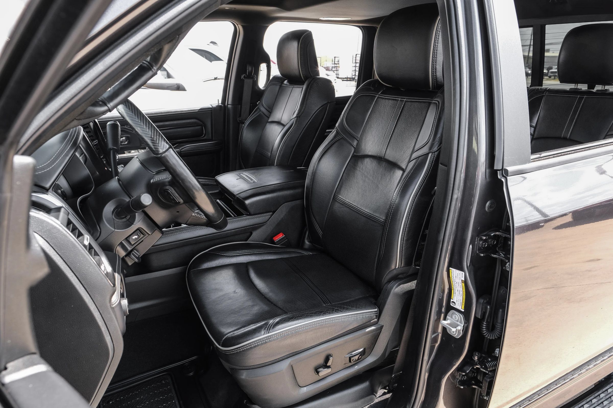 Used 2022 RAM 3500 Limited AWD/4WD image 40
