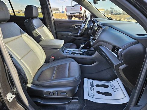 Used 2022 Chevrolet Traverse High Country image 16