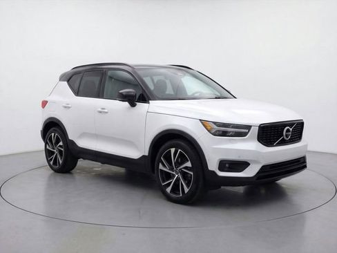 Used 2021 Volvo XC40 T5 R-Design w/ Protection Package Premier image 31