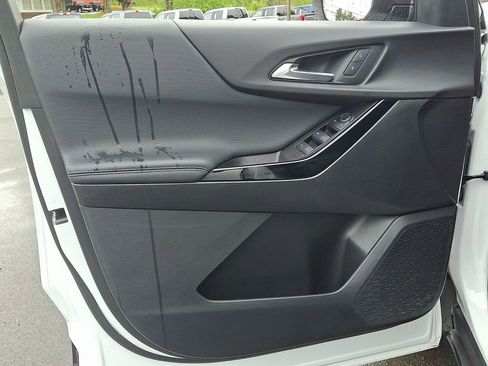 Used 2025 Chevrolet Equinox LT AWD/4WD image 12