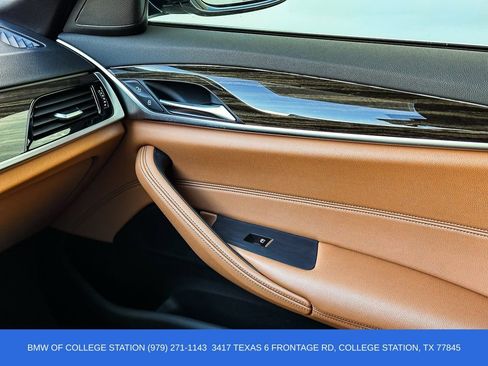 Used 2021 BMW 530i w/ Convenience Package image 26