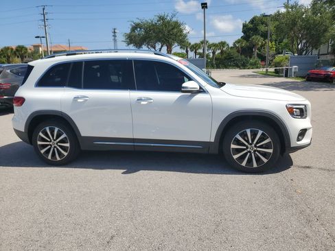 Used 2021 Mercedes-Benz GLB 250 4MATIC image 3