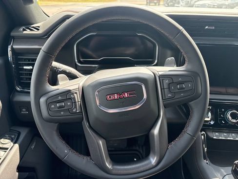 Used 2025 GMC Sierra 1500 AT4 w/ Technology Package AWD/4WD image 18