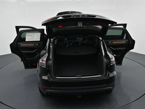 Certified 2023 Porsche Cayenne S Platinum AWD/4WD image 22