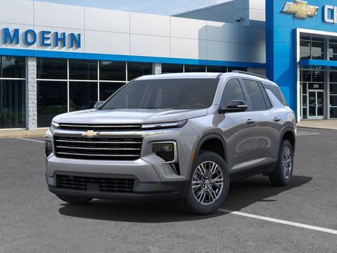 New 2025 Chevrolet Traverse LT w/ Enhanced Driving Package image 6