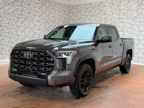 Used 2023 Toyota Tundra Platinum image 3