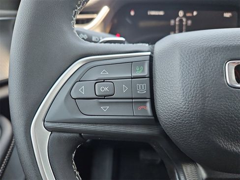 New 2025 Jeep Grand Cherokee L Laredo image 29