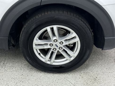 Used 2023 Ford Explorer XLT w/ Class IV Trailer Tow Package image 45