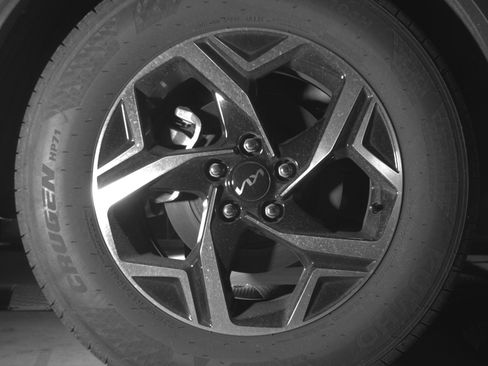 Used 2025 Kia Sportage LX image 15