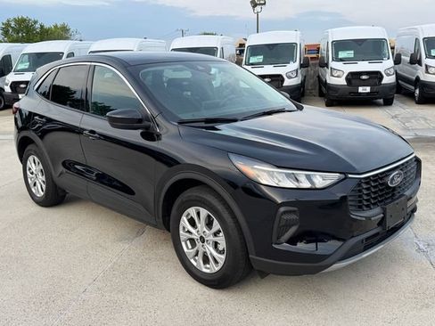 Used 2023 Ford Escape Active AWD/4WD image 3