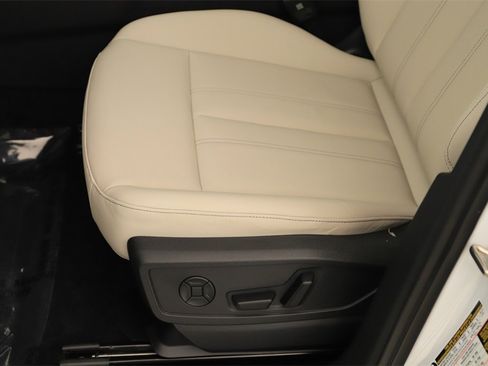 New 2025 Audi Q5 Premium Plus image 24