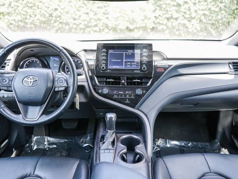 Used 2022 Toyota Camry SE w/ Carpet Mat Package (TMS) FWD image 12