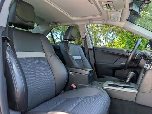 Used 2013 Toyota Camry SE w/ Convenience Pkg FWD image 14