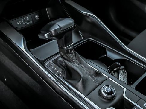 Used 2025 Kia Sorento LX image 24