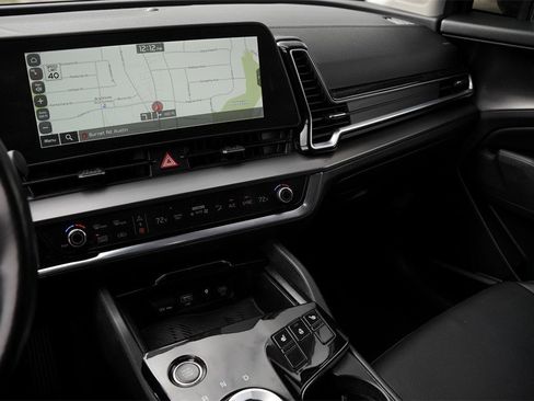 Used 2023 Kia Sportage EX w/ EX Premium Package image 18