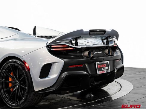 Used 2016 McLaren 675LT Spider image 24