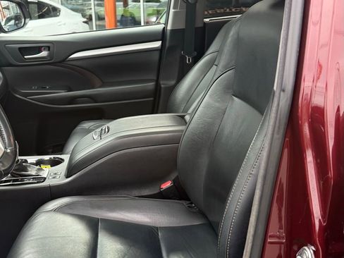 Used 2017 Toyota Highlander XLE image 39