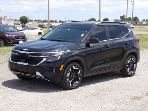 Used 2024 Kia Seltos SX w/ SX Sunroof Package AWD/4WD image 2