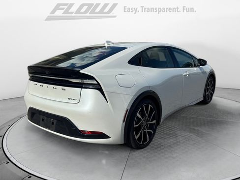 Used 2025 Toyota Prius Plug-In Hybrid FWD image 7