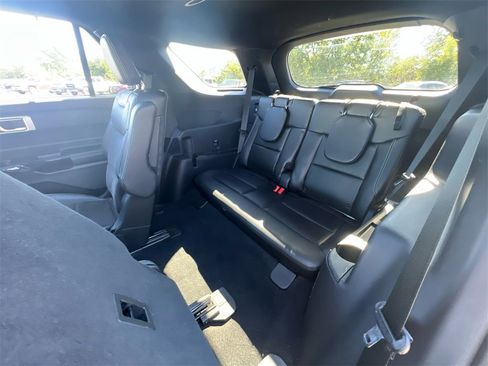 Used 2023 Ford Explorer ST image 37