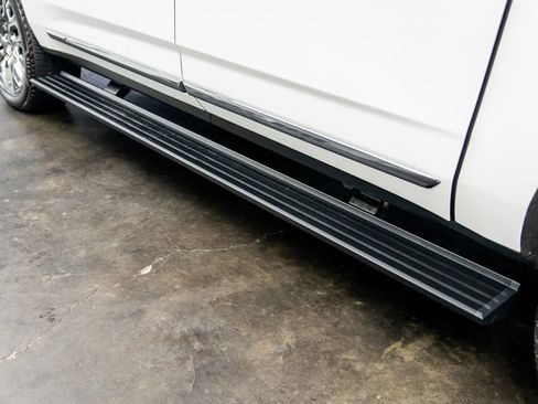 Used 2023 GMC Yukon XL Denali Ultimate image 13