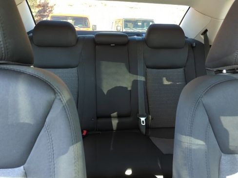 Used 2018 Chrysler 300 Touring w/ Chrome Appearance Package image 21