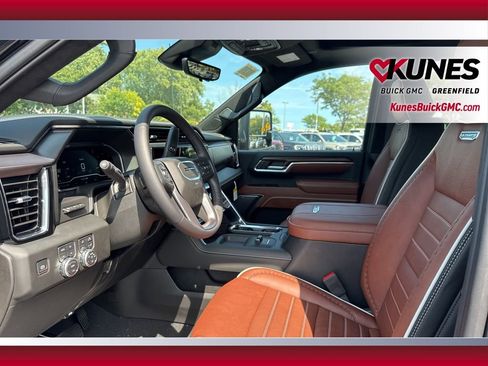 New 2025 GMC Sierra 3500 Denali Ultimate image 18
